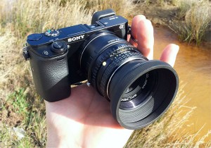 eine Handvoll Kamera ~ Sony αlpha 6000 mit Pentax smc 50mm f:1,7