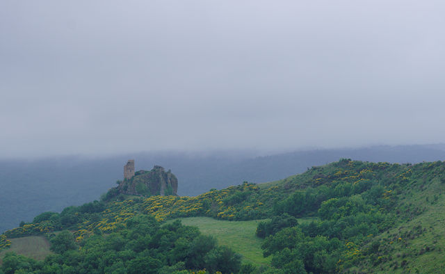 Chateau Fort in dicker Wolken/Nebelsuppe