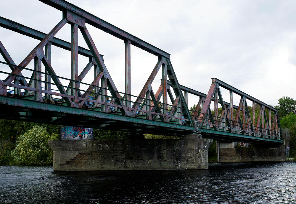 stillgelegte Bahnbrücke über die Ruhr bei Dahlhausen